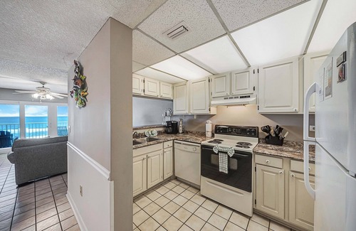Holiday Beach Condo | NEW Listing, FREE Golf & Tix! Mariner West 306, Heated Pool, Tennis & Grills!