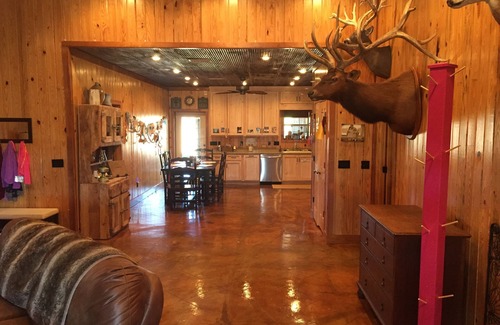 Sturgis House | New Listing - Game weekends available - Sleeps 12 in beds