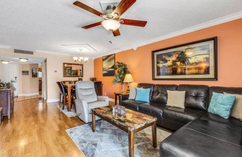 Isla del Sol House | New Listing Ground Floor Vista Verde East Pond