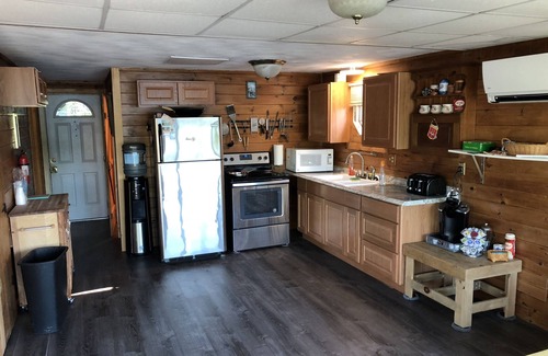 Oakland Cottage | NEW LISTING ♥ Lake-House on Water, East Lake, Belgrade Lakes
