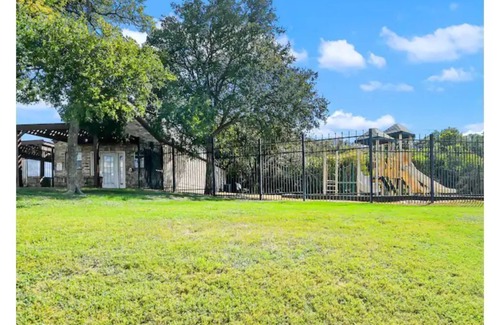 North San Antonio - SAT House | NEW LISTING Midtown home w pool, relax & have fun