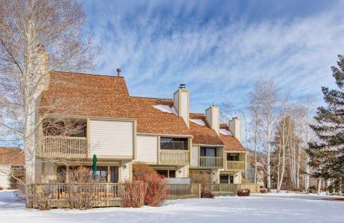 Park Meadows House | New Listing Modern Pet Friendly Retreat with Hot Tub Fireplace