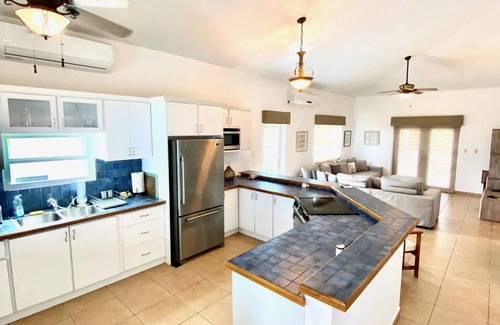 Zarzal House | NEW LISTING! OCEAN FRONT AND RAINFOREST 16 GUESTS