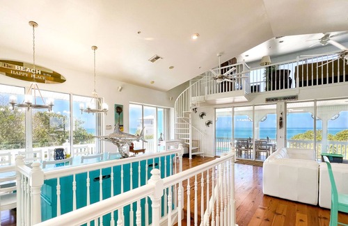 Jose's Hideaway House | NEW LISTING! OCEAN PARADISE! WOW! BEACHFRONT 4 bdrm, HEATED POOL, BAR, 2 CARTS