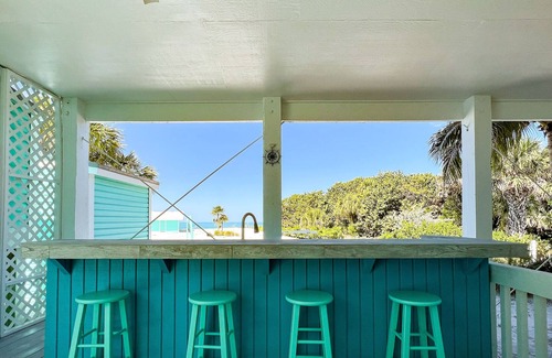 Jose's Hideaway House | NEW LISTING! OCEAN PARADISE! WOW! BEACHFRONT 4 bdrm, HEATED POOL, BAR, 2 CARTS