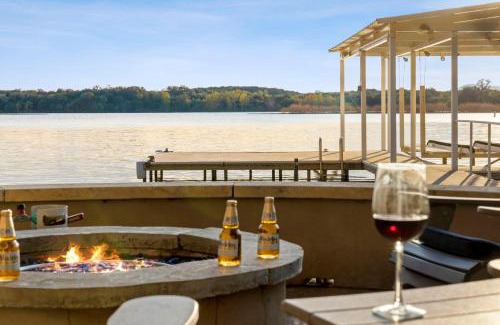 Kingsland House | New Listing - Promo Price Waterfront Huge Yard
