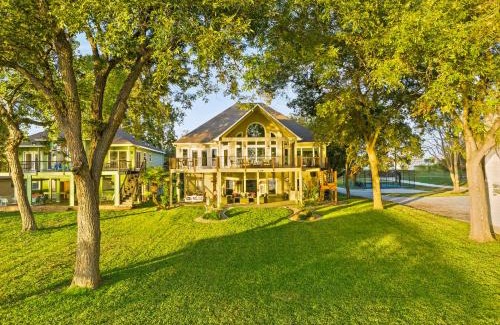Kingsland House | New Listing - Promo Price Waterfront Huge Yard