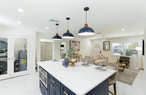 South Bradenton House | New listing! Relaxing oasis. Fully furnished!