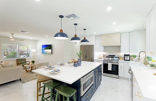 South Bradenton House | New listing! Relaxing oasis. Fully furnished!