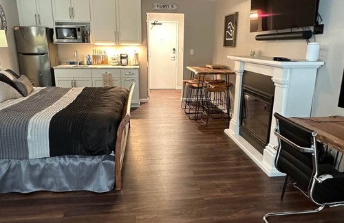Elkhart Lake Villa | NEW LISTING!! Resort Villa With Connected Suites! Sleeps 8!