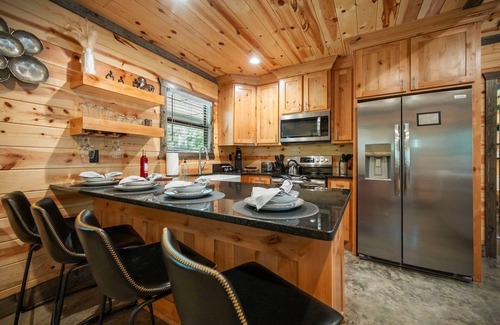 Pickens Cabin | New Listing! Secluded, Hot tub, Fire pit, Swings , ATV-trail access n& much more