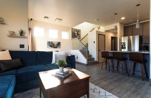 Desert Ridge House | New Listing Special! 3 Bedroom House in Prime Desert Ridge Location