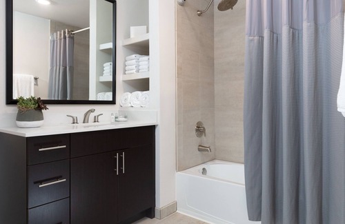 Walnut Creek Apartment | New Listing! Studio! Steps to Downtown Walnut Creek | Rooftop Pool