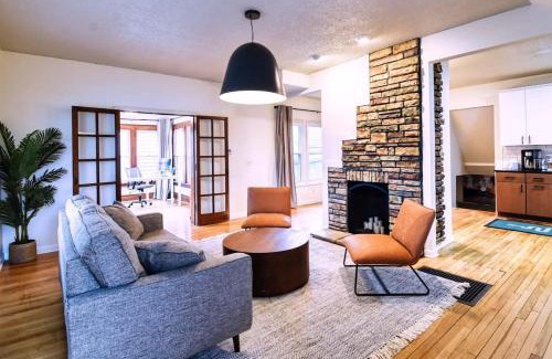 Des Moines House | New Listing - Tranquil Retreat with Hot Tub