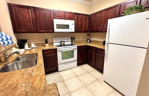 Davenport Apartment | New Listing! Tuscana Resort, 11mi to Disney & 18mi to Universal - FS381872