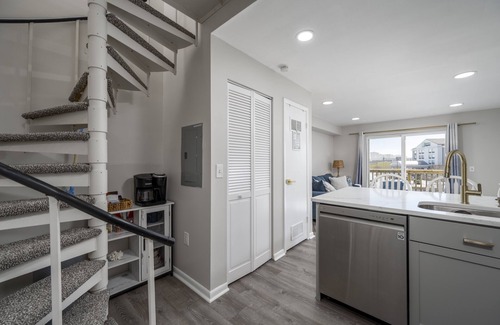 North Ocean City Condo | New Listing! Updated 1 bedroom bayside with a pool!