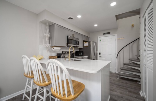 North Ocean City Condo | New Listing! Updated 1 bedroom bayside with a pool!