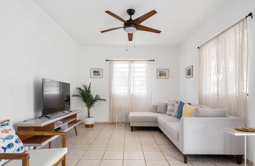 Cerro Gordo House | NEW LISTING! Walk to Cerro Gordo Beach, 3b House with yard by RedAwning