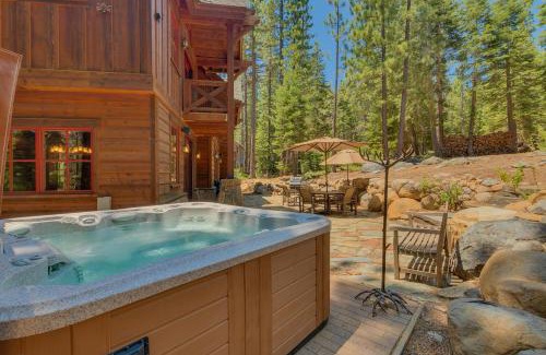 Sunnyside House | New Listing! West Shore Bliss - 4BR, Private Hot Tub