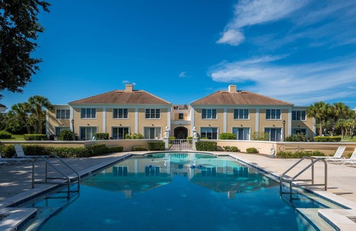 Osprey Apartment | NEW LISTING: Windsor Lodge Unit 14, studio, close to beaches, pool