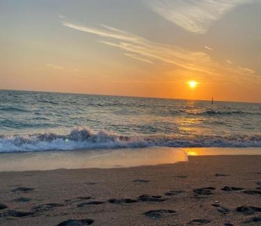 Oakland Hills House | NEW - Living The Dream - Beach,Golf,Fishing,Pool