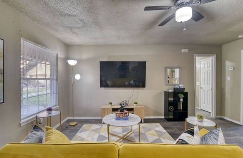 McAllen Apartment | NEW! Location, Pool, WIFI & Fully Equipped!
