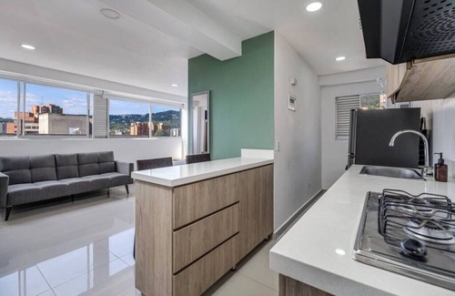 El Tesoro Apartment | New loft close to parque lleras with city View
