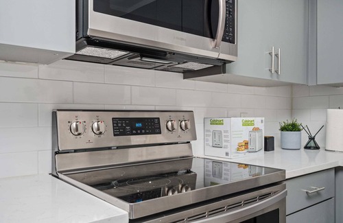 Old Fourth Ward Condo | New Loft Penthouse Roof Balcony Washer Dryer 542Blvd401