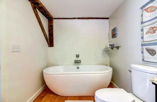 Williamsville House | New Lovely Vermont Hamlet Home near Rock River