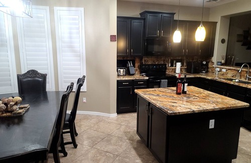 Sanalina House | NEW LOWER RATES Heated Pool*SPACIOUS 3 FULL BATHS *8BEDS* HOT TUB* FIREPIT*