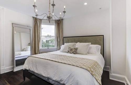 Capitol Hill House | New Lux 5BR/3BA Renovation: 2 Blocks to Metro/Capitol/12+ Restaurants; Parking