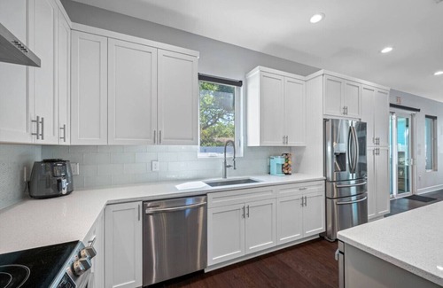 Riverside Heights House | NEW-LUX TPA Home w/Pool/Spa & Game Room-Sleeps 16