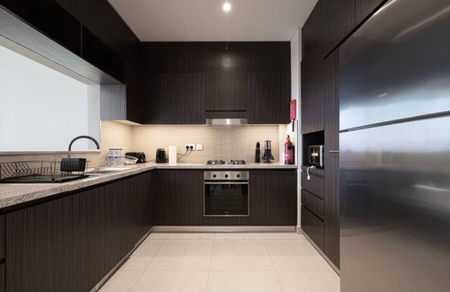 Bur Dubai Apartment | New LUXE 2BR |Burj Khalifa View |Dubai Mall Access