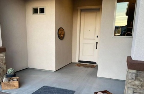 Clarkdale House | NEW Luxe House, all New Appliances & Furniture