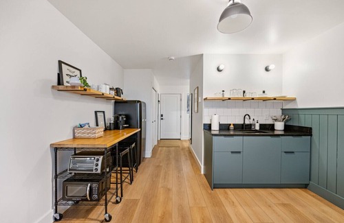 Juneau Apartment | *NEW* Luxe Studio with View: Walk to Tours & More!