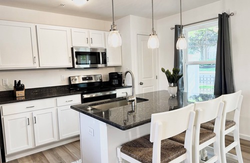 Reading House | New Luxurious Townhome in Reading, Near Lancaster, and Philadelphia