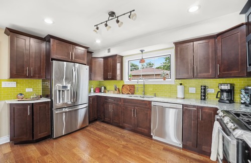 Bensenville House | NEW Luxuriously Detailed 4 Bedroom/2Ba Home Minutes Away From Attractions&Ohare