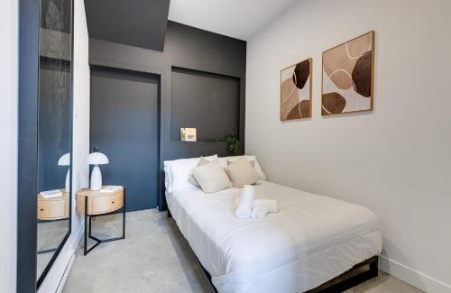 Mile End Apartment | New Luxury 2BDR unit with Sofabed in Mile End - 1D