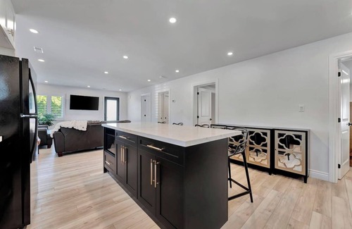 Port Dover House | NEW! Luxury 3BR - 5 minutes to Port Dover Beach