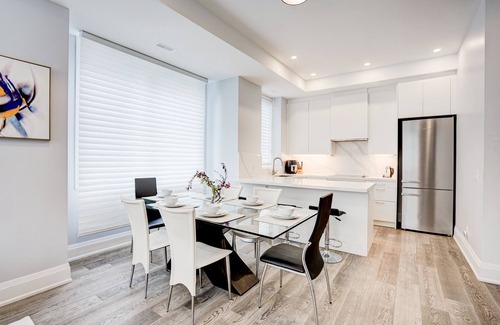 Bayview Village House | New Luxury 4 BR Townhome with Roof Terrace in Bayview Village