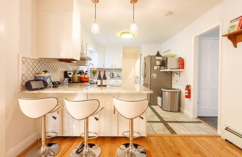 Woodstock Villa | New Luxury 5BR Woodstock Secret Retreat Near all Ski MT Heated Pool& Hot Tub