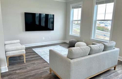 Woodbridge Apartment | New Luxury and Modern in Stonebridge
