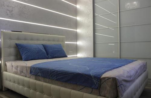 Petrovskoye Apartment | New luxury Apartment in the Center on Konstitution Square