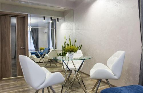 Petrovskoye Apartment | New luxury Apartment in the Center on Konstitution Square