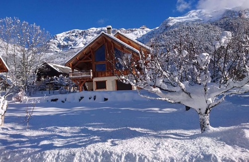 Vallouise-Pelvoux Ski Chalet | New luxury chalet: sleeps 10/12 people, Vallouise