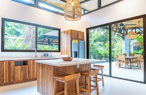 Nosara Villa | New Luxury Villa in central Guiones - walk to the beach, large pool & parking