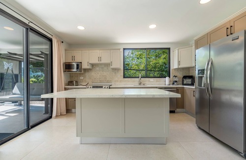 Tamarindo House | New Luxury Pet Friendly house close to Beach and Mountain w/Pool.