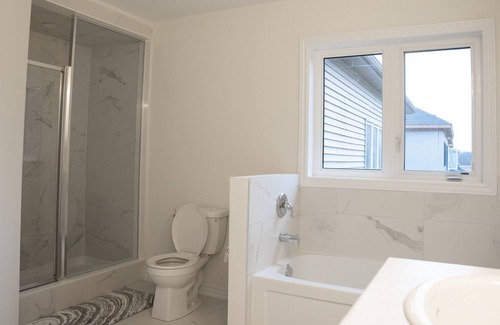 Brantford House | New Luxury Home in Paris/ Brant- Executive Rentals