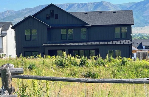 Ogden House | NEW Luxury Home super comfy By Snowbasin & Pow Mow