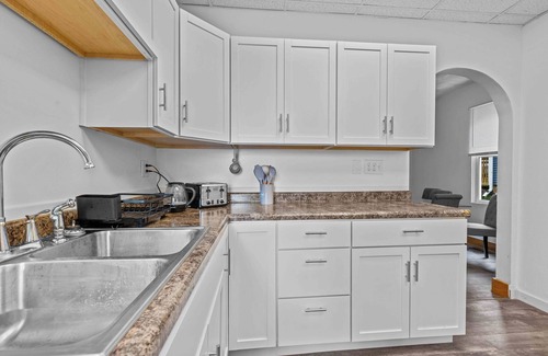Janesville House | New Luxury & Spacious House in the Heart of Janesville